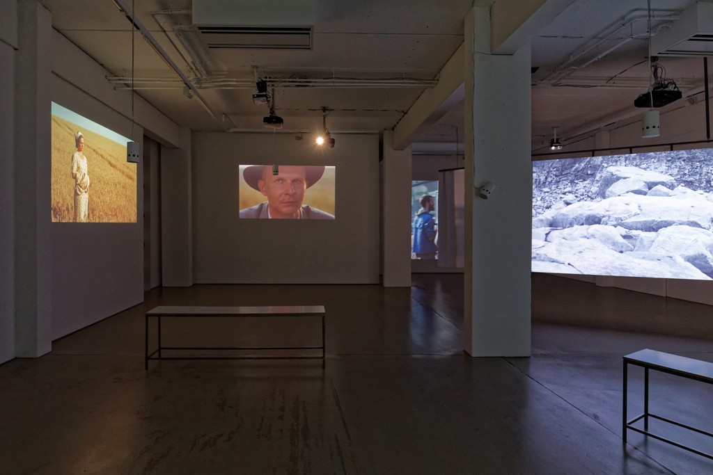 Installation view NARRATION by Thomas Taube, 6-channel video installation at the G2 Kunsthalle, Leipzig, March 11 – April 3, 2016, photo: Dotgain